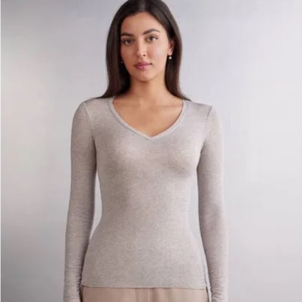 Calvin Klein Jean Women’s Long Sleeve Ribbed V-Neck Size Large Cream 100% Cotton